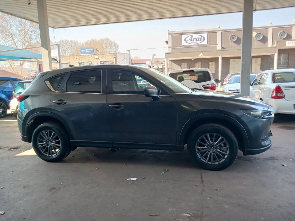 2021 MAZDA CX-5 2.0 SKYACTIVE Transmission: Manual Mileage: 22000km Fueltype: Petrol Grey
