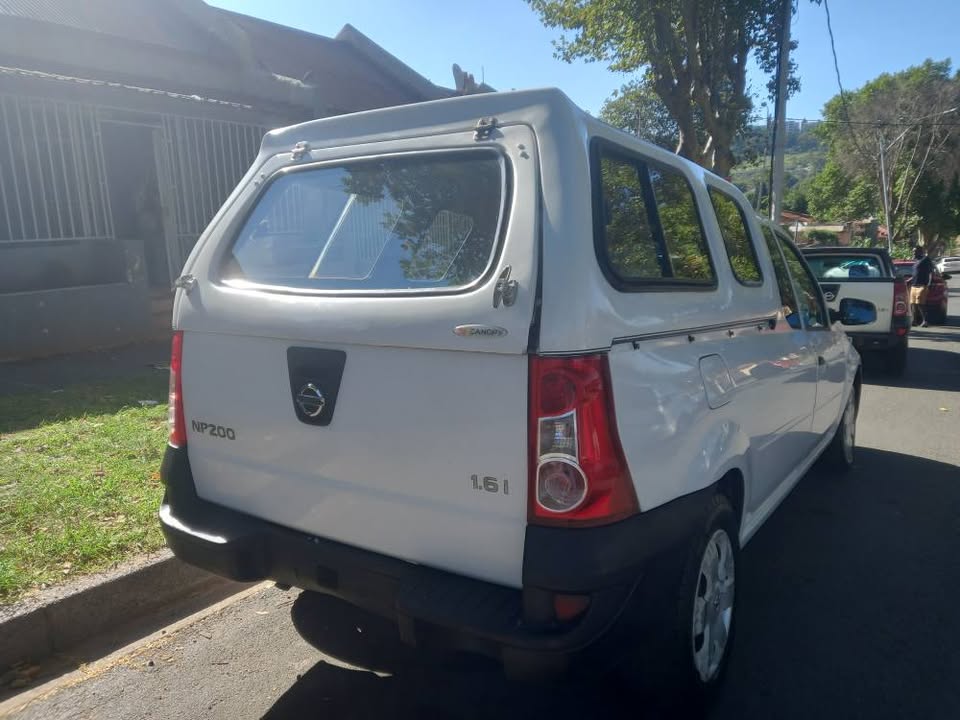 2012 NISSAN NP200 BAKKIE 1.6 Petrol, Manual, White Color, Mileage . Canopy.