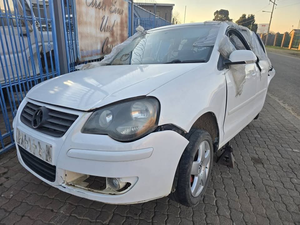 Polo Volkswagen Bujwa 1.9Tdi Stripping for Spare Parts - Private Seller Polo Volkswagen Bujwa 1.9Tdi Stripping for Spare Parts - Private Seller