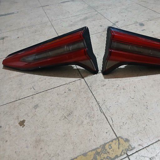 Toyota fortuner gd6 taillight - Private Seller Toyota fortuner gd6 taillight - Private Seller