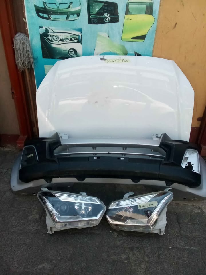 ISUZU DMAX X RIDER FRONT SPARES BOTH SIDE HEADLIGHTS BONNET COMPLETE FRONT BUMPER FENDERS AVAIL - Private Seller ISUZU DMAX X RIDER FRONT SPARES BOTH SIDE HEADLIGHTS BONNET COMPLETE FRONT BUMPER FENDERS AVAIL - Private Seller