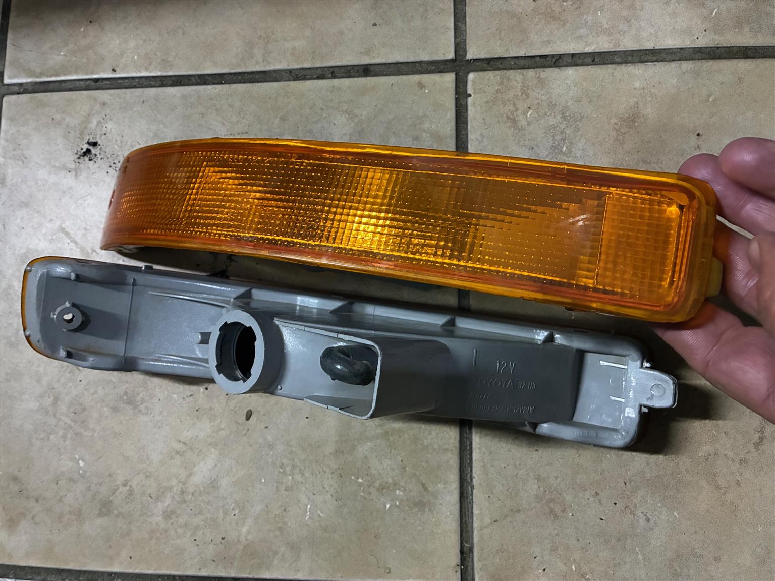 Toyota Camry Bumper Indicator Left Lamp Light - Private Seller