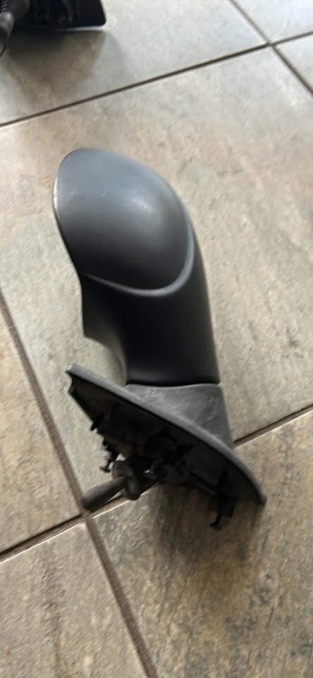 2003-09 Citroen C3 Left Side Mirror For Sale @Circle 7 Used Parts - Private Seller