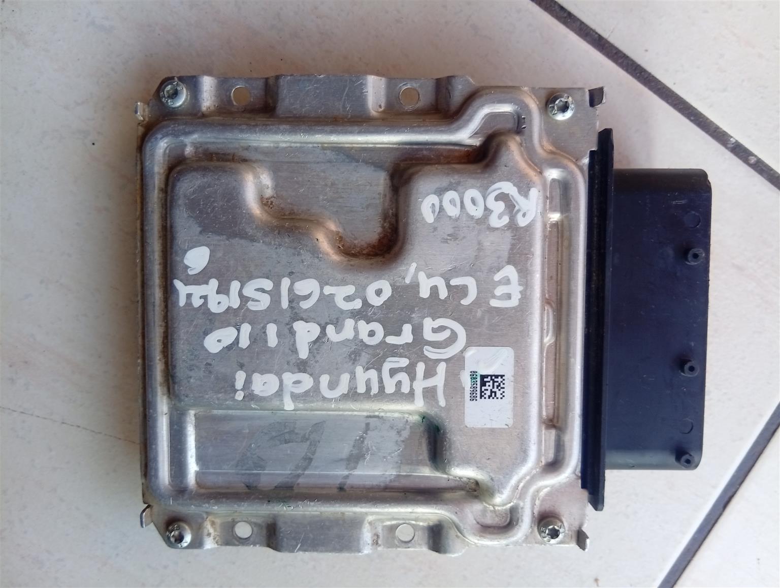 Hyundai grand i10 ECU computer box - Private Seller Hyundai grand i10 ECU computer box - Private Seller