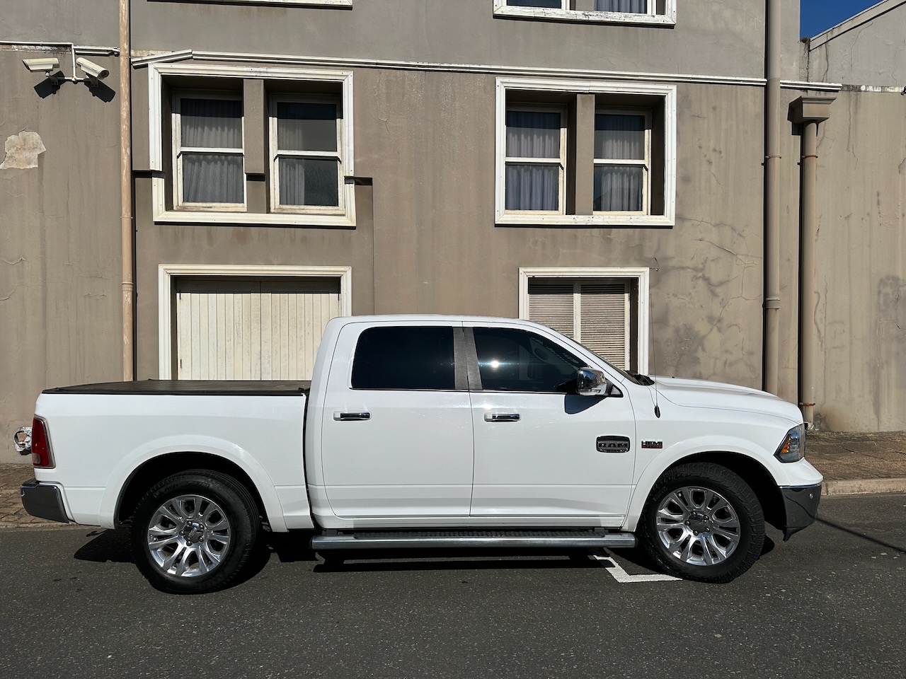 2015 Ram 1500 – Longhorn Limited – 5.7 Hemi