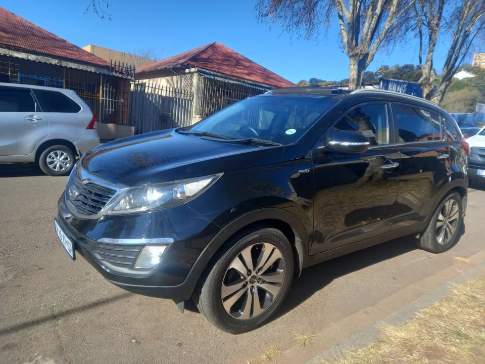 2012 Kia Sportage 2.4 AUTOMATIC 4x4 Petrol, Black, 59000kms. Sunroof Leather seats, Rev