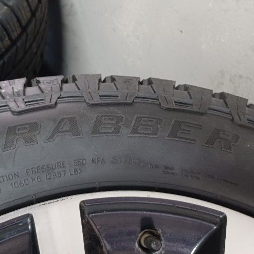 Isuzu rims and general grabber at3 tyres