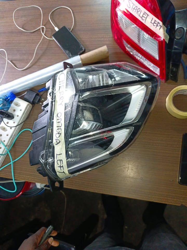 Cherry omoda left Headlight - Private Seller