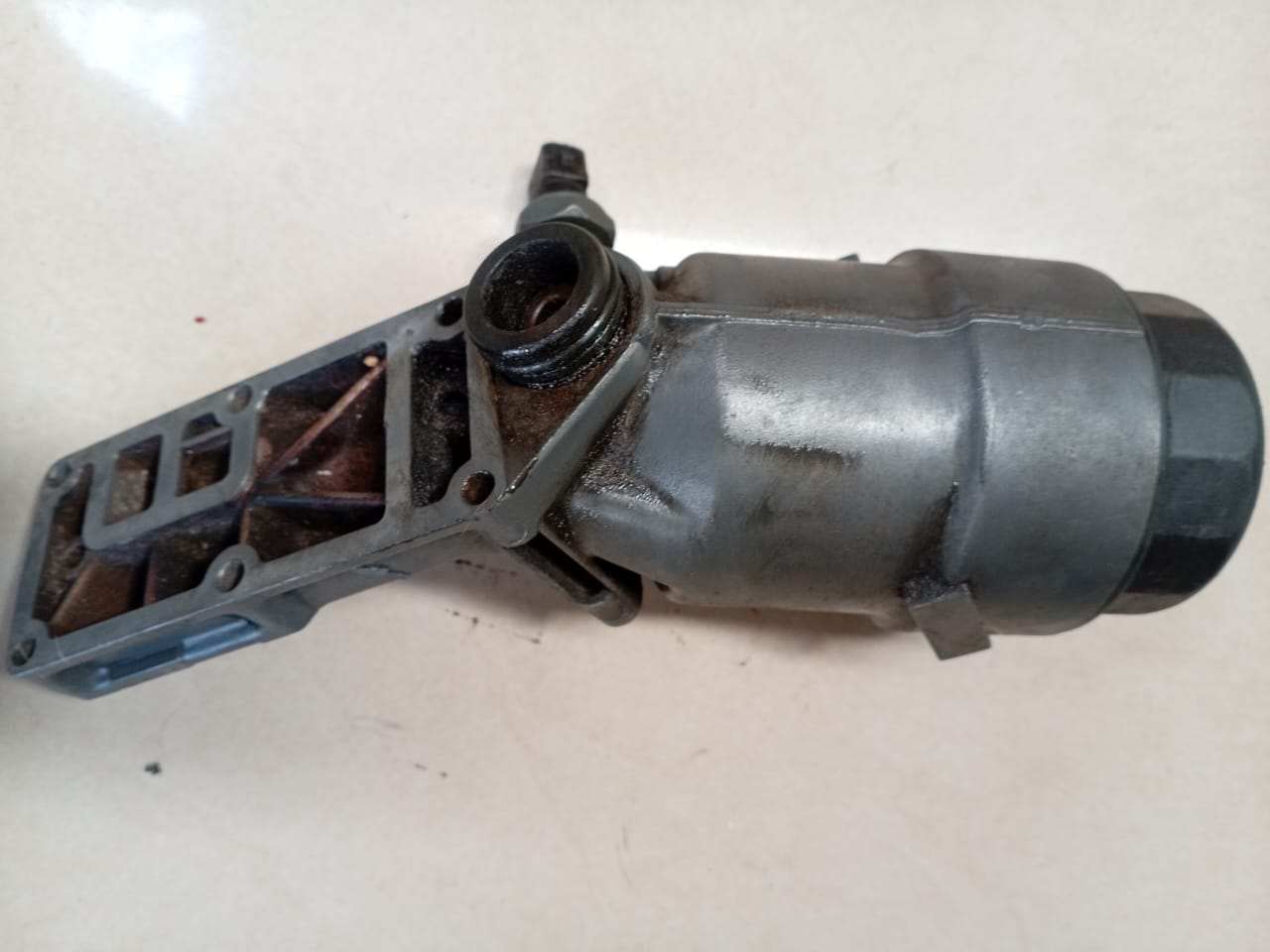 BMW oil housing with cap oil switch pressure valve - Private Seller