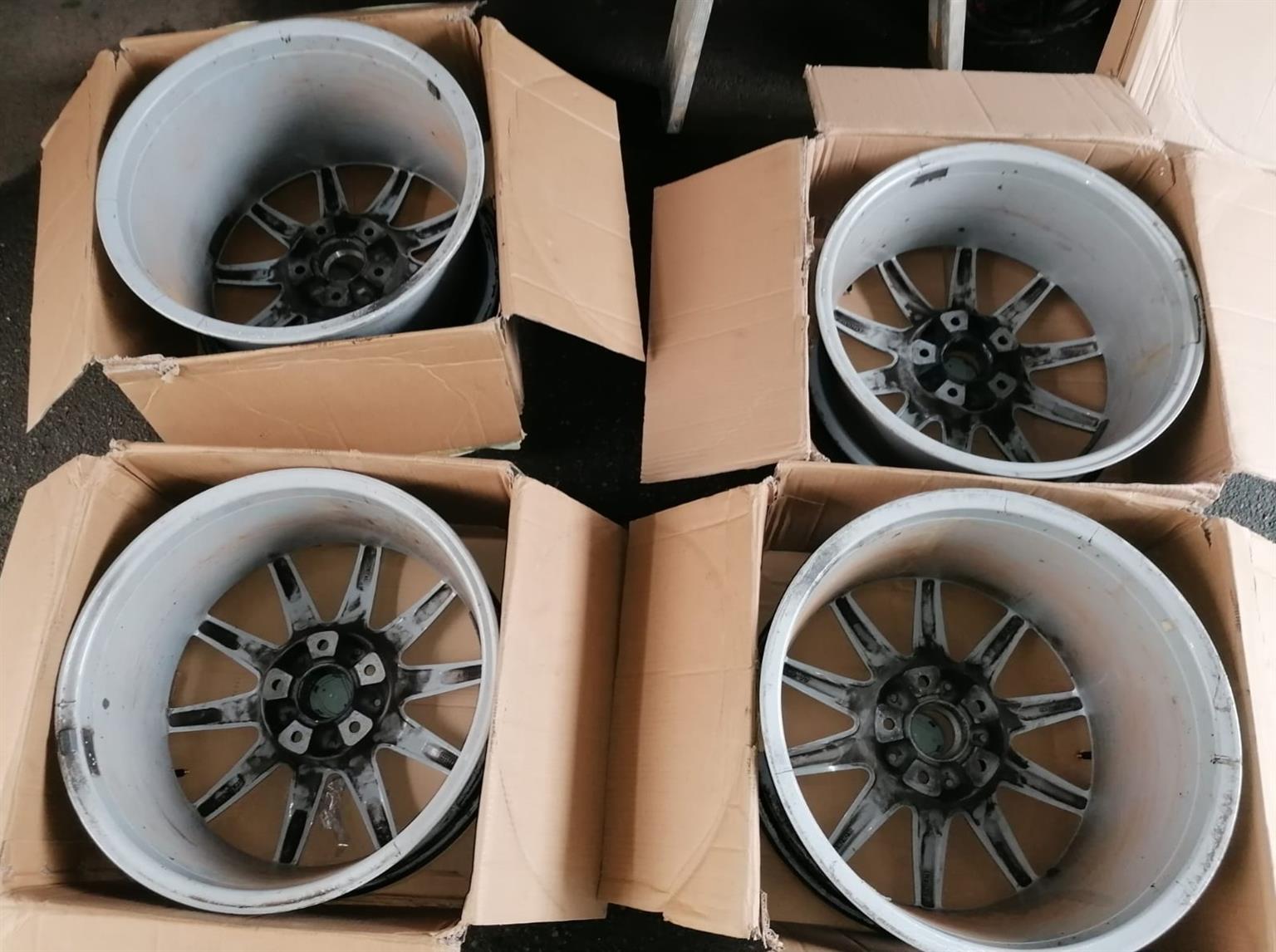 OEM 19 inch Porsche Carrera Sport wheels for sale - Private Seller