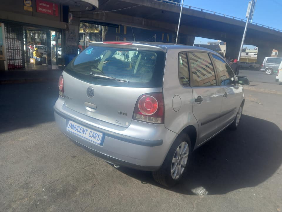 2009 POLO BUJWA 1.4 PETROL, MANUAL, SILVER COLOR,  78000KM