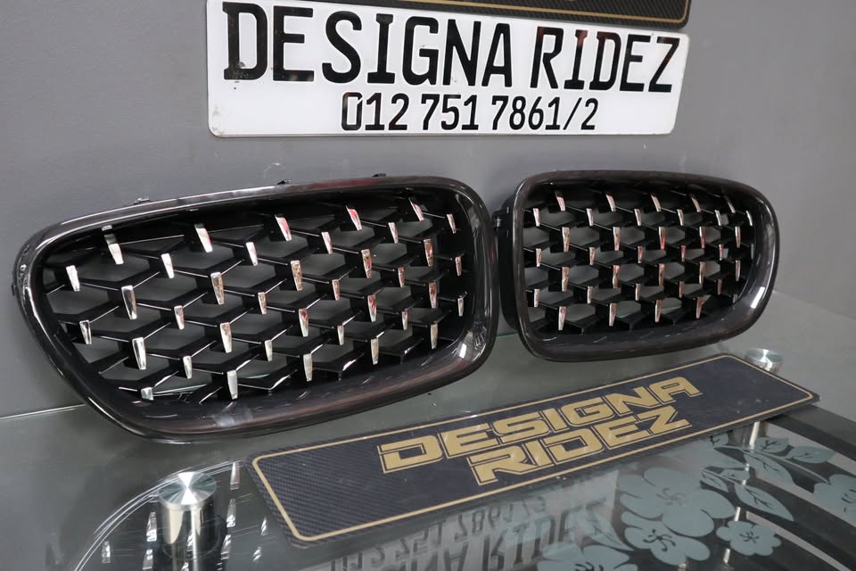 BMW F10 5 SERIES KIDNEY GRILLS (G-SERIES LOOK ) - Private Seller BMW F10 5 SERIES KIDNEY GRILLS (G-SERIES LOOK ) - Private Seller