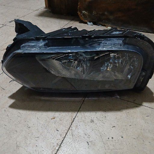 Renault kwid headlight - Private Seller Renault kwid headlight - Private Seller