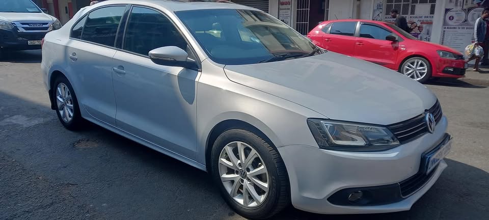 2012 VW JETTS Tsi 1.6 , MANUAL TRANSMISSION, SILVER COLOUR, 90000KM, ACCIDENT FREE