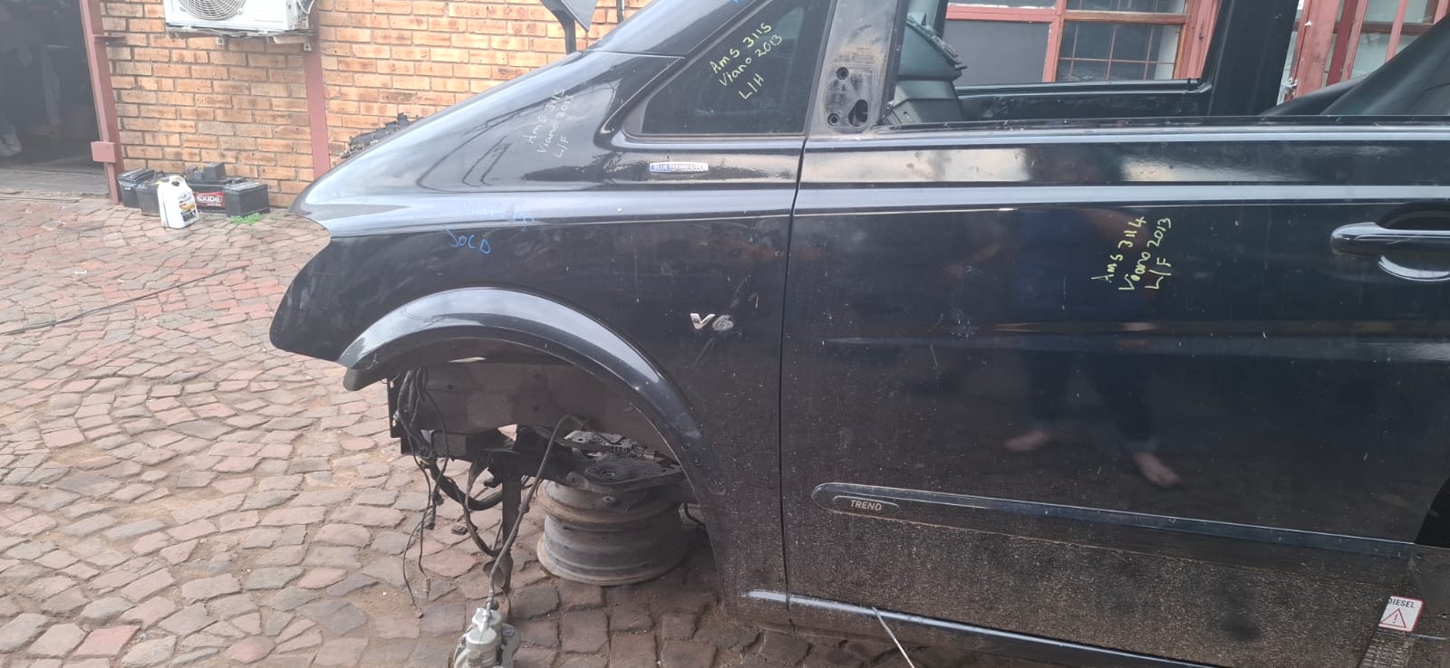 Mercedes V250 V class Fenders for Sale