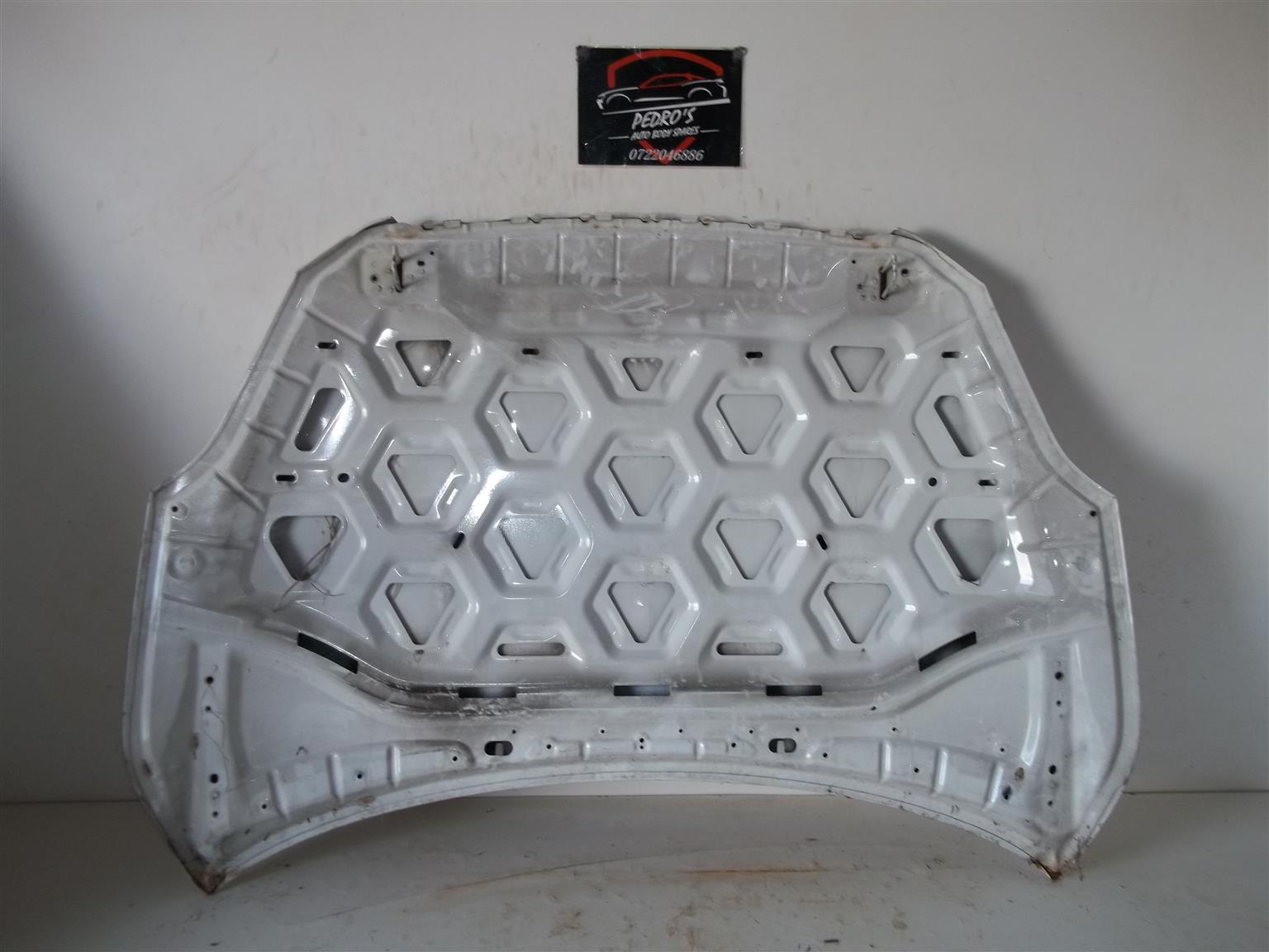 Volvo XC60 '09-'12 bonnet - Private Seller Volvo XC60 '09-'12 bonnet - Private Seller