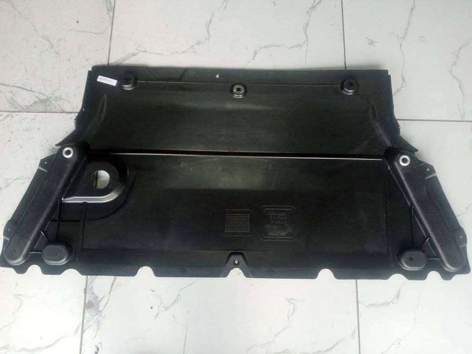 Audi A4 engine cover - Private Seller Audi A4 engine cover - Private Seller