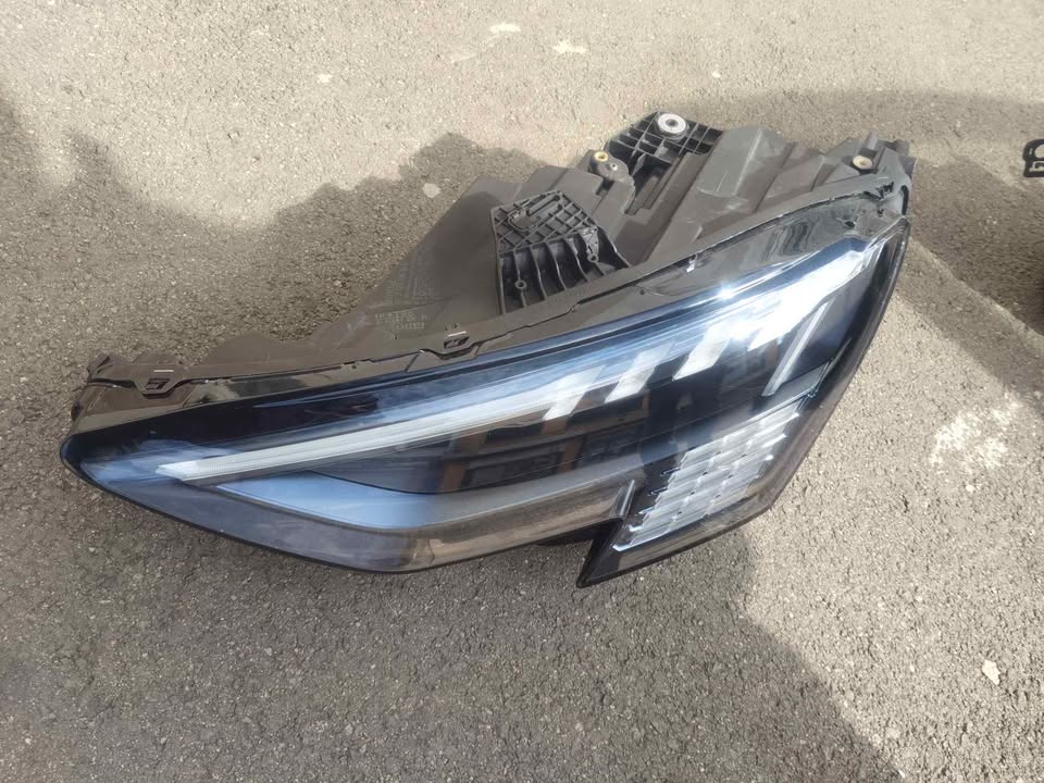Audi RS3 left headlight 2023 - Private Seller