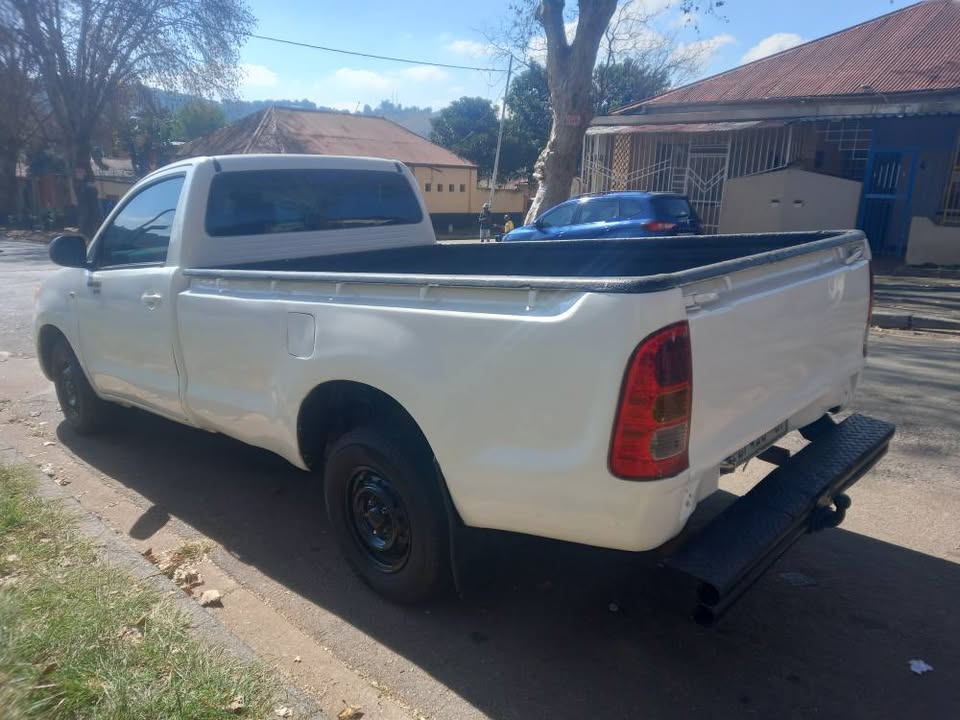2007 Toyota Hilux Single Cab 2.0VVTI Petrol, Manual, White, Leather seats, 101000kms