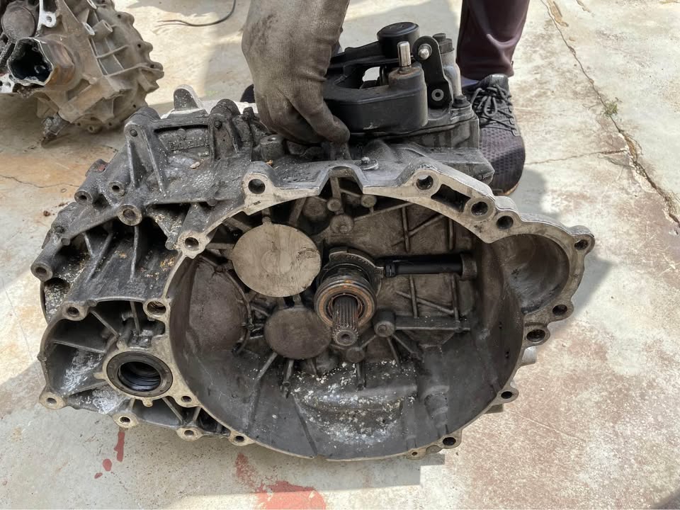 Volvo c30 t5 manual 5 speed gearbox for sale - Private Seller