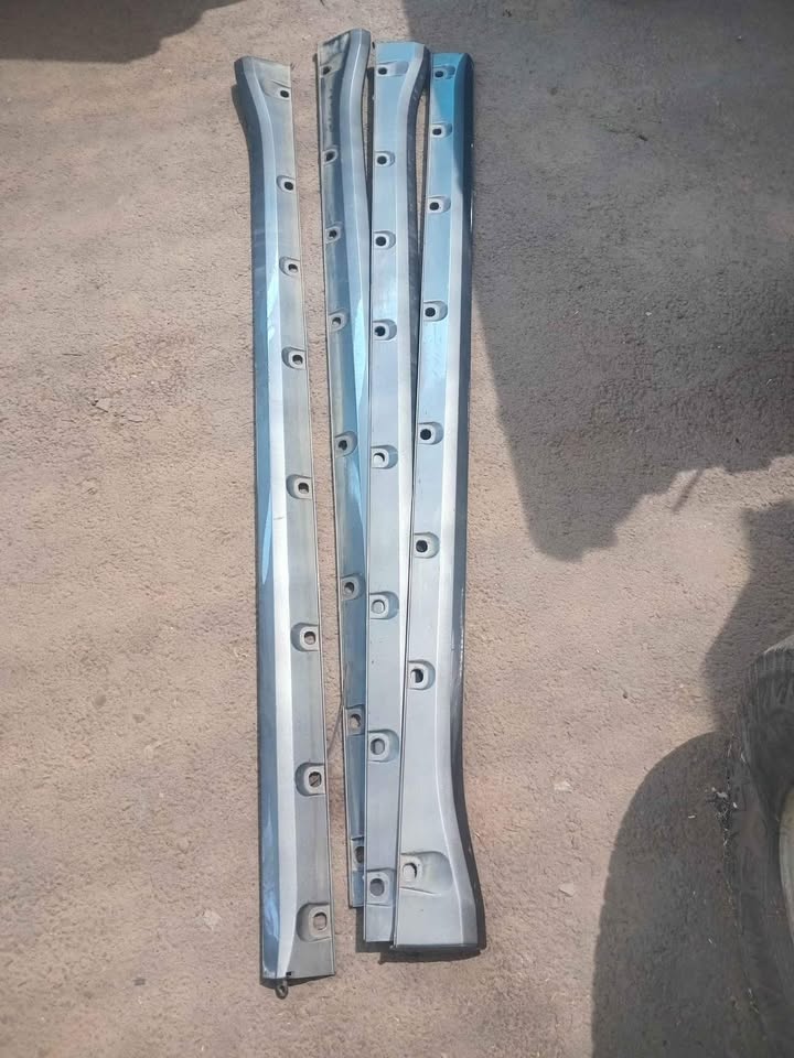 2004 Toyota Prado 120 series side skirts for sale @ circle 7 used parts - Private Seller 2004 Toyota Prado 120 series side skirts for sale @ circle 7 used parts - Private Seller