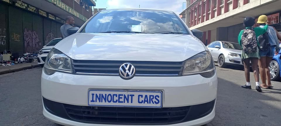 2015 VW POLO VIVO 1.4 PETROL HATCHBACK, MANUAL, WHITE COLOUR, MILEAGE