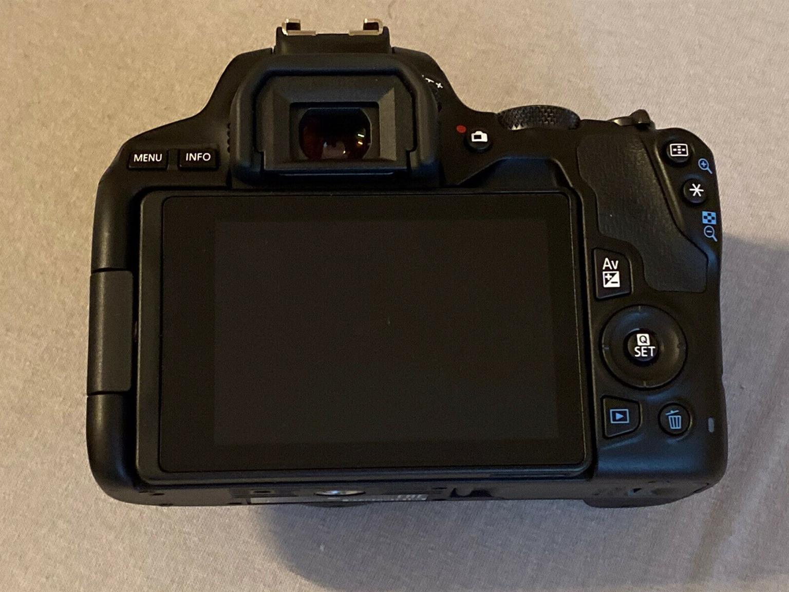 Canon EOS REBEL SL3/250d