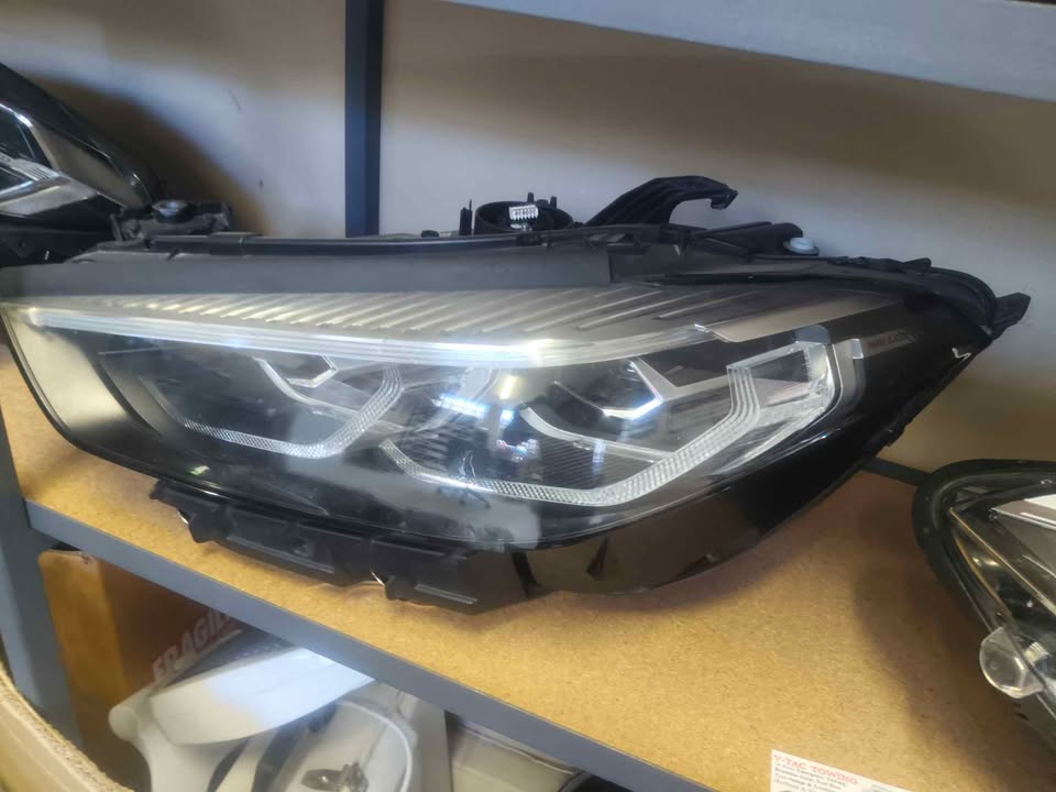 BMW M8 left headlight - Private Seller BMW M8 left headlight - Private Seller