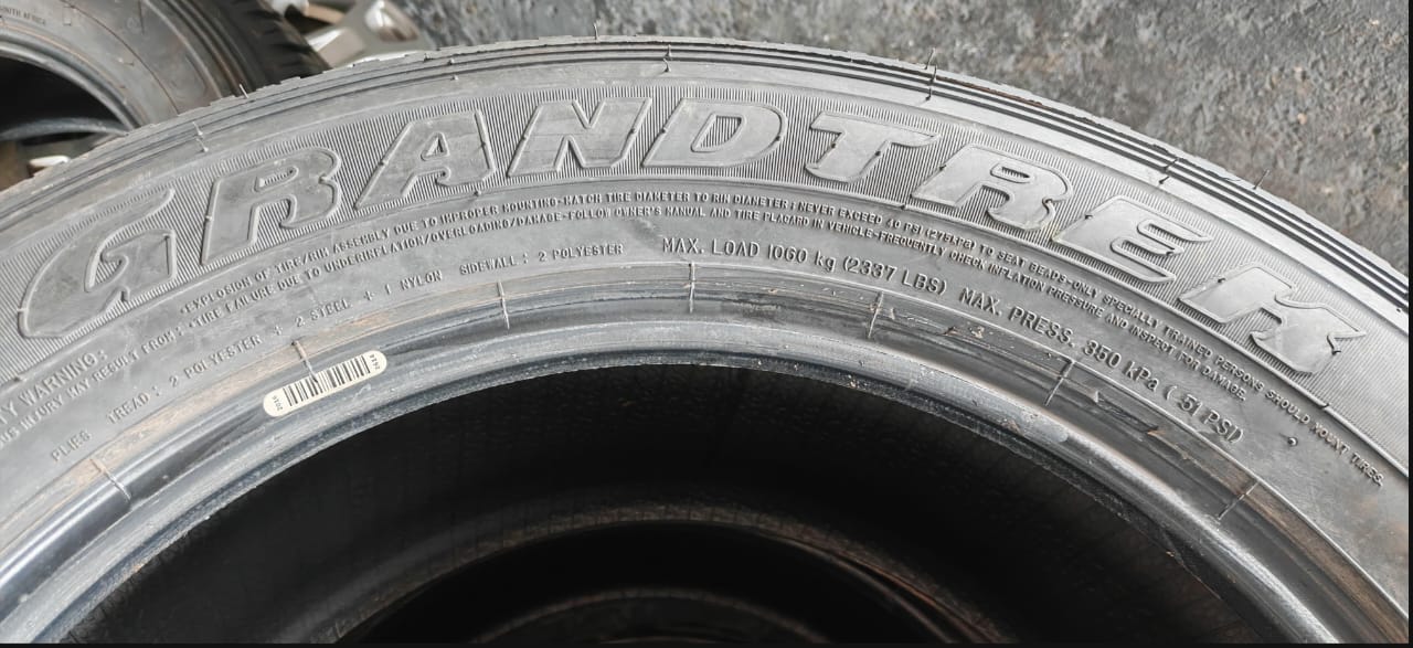 265/65/17  Dunlop Grandtrek AT25 brand new set for - Private Seller