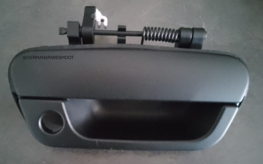 Chev Spark 3 New R/F Outer Door Handel - Private Seller