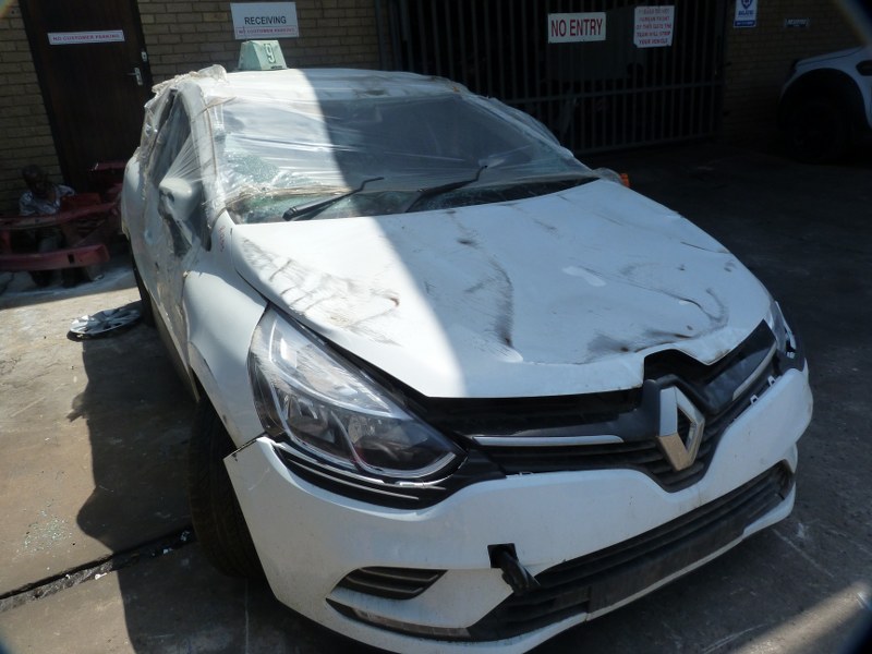 Renault Clio IV 900T Authentique Manual White - 2018 STRIPPING FOR SPARES - Private Seller