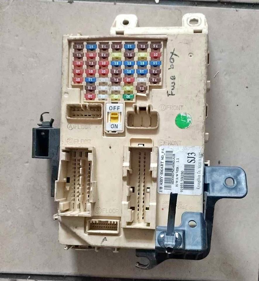 Hyundai Elantra 2011 Fusebox