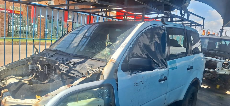 Mahindra xylo stripping for spares Call or whatsapp Wesley - Private Seller Mahindra xylo stripping for spares Call or whatsapp Wesley - Private Seller