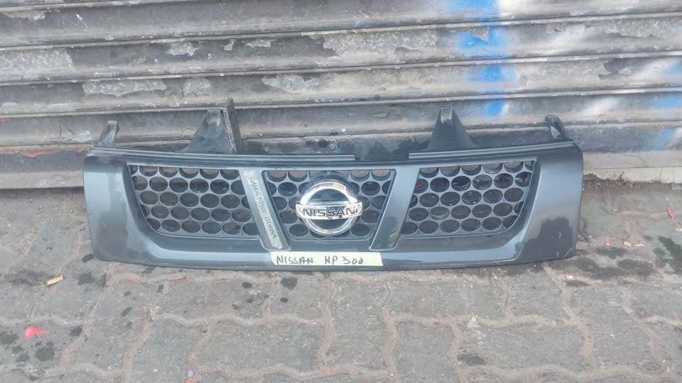 Nissan Np300 grill - Private Seller Nissan Np300 grill - Private Seller