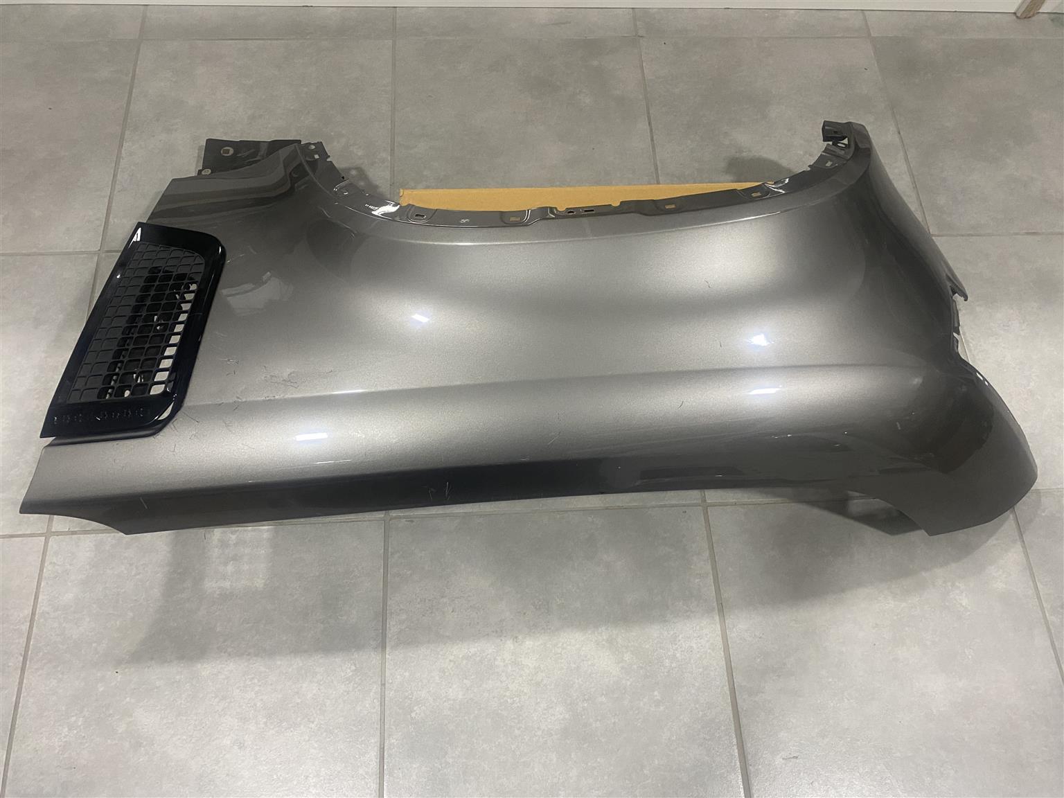 2022 LAND ROVER DEFENDER LEFT FRONT FENDER FOR SALE. IN PRISTINE CONDITION - Private Seller 2022 LAND ROVER DEFENDER LEFT FRONT FENDER FOR SALE. IN PRISTINE CONDITION - Private Seller