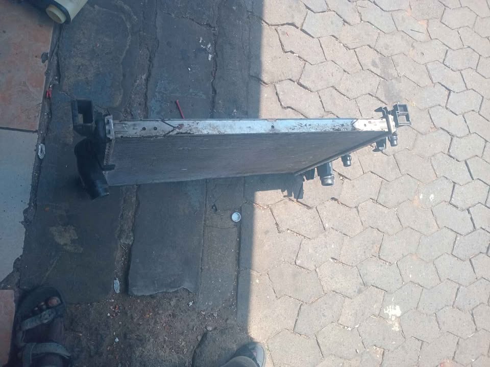 Bmw G07 water Radiator in good working condition original bmw parts ready to use - Private Seller