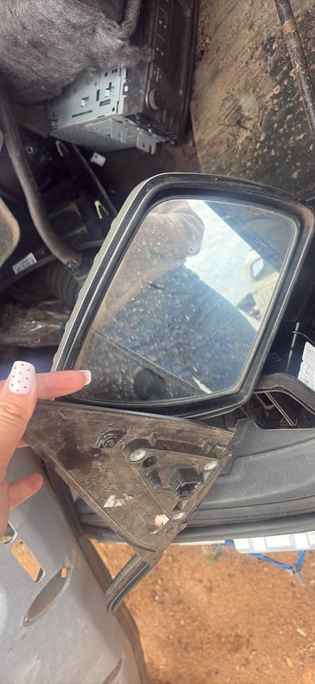 Kia soul right mirror - Private Seller Kia soul right mirror - Private Seller