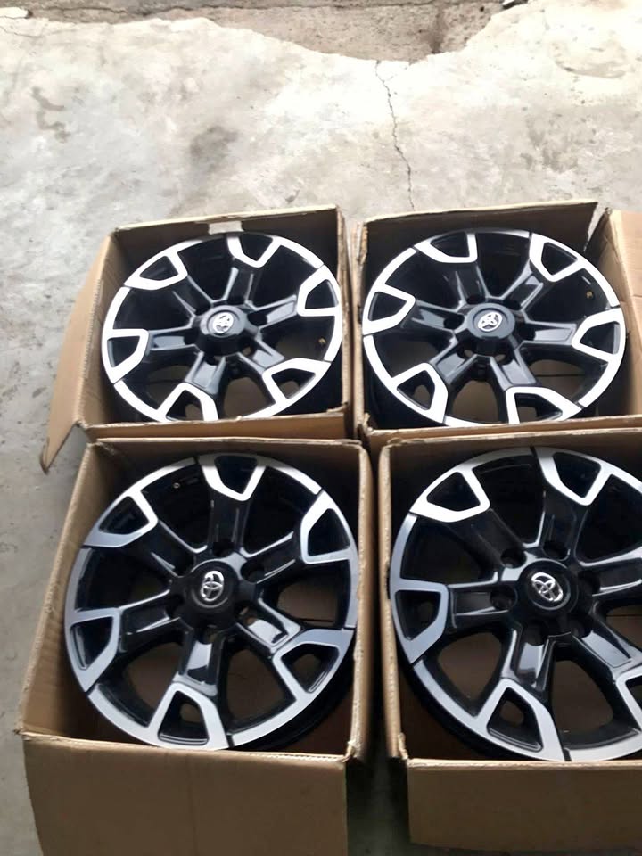TOYOTA HILUX LEGEND 50 RIMS size 18