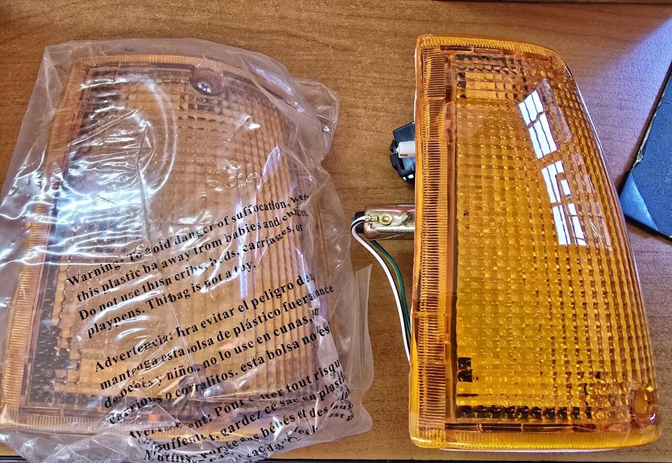 Mazda B-Series Pick Up Corner Lights For Sale - Private Seller