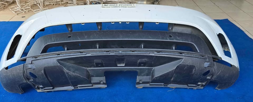 Land Rover Discovery [hidden information] Complete Front Bumper - Private Seller