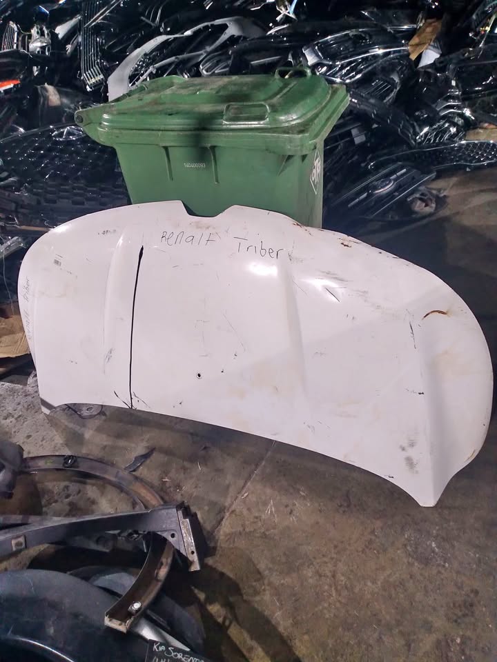 Renault Triber Bonnet for Sale - Private Seller Renault Triber Bonnet for Sale - Private Seller