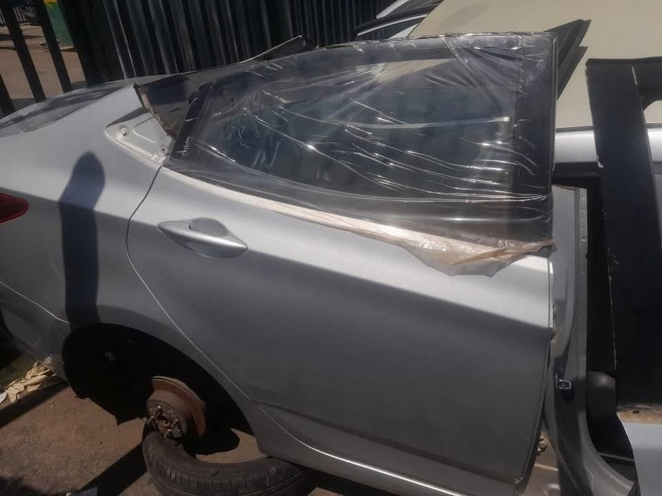 HYUNDAI ACCENT FRONT AND BACK DOORS AVAILABLE - Private Seller HYUNDAI ACCENT FRONT AND BACK DOORS AVAILABLE - Private Seller