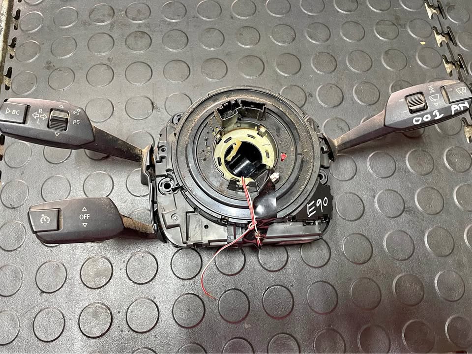 Steering column BMW 3 (E90) 320 d - Private Seller Steering column BMW 3 (E90) 320 d - Private Seller