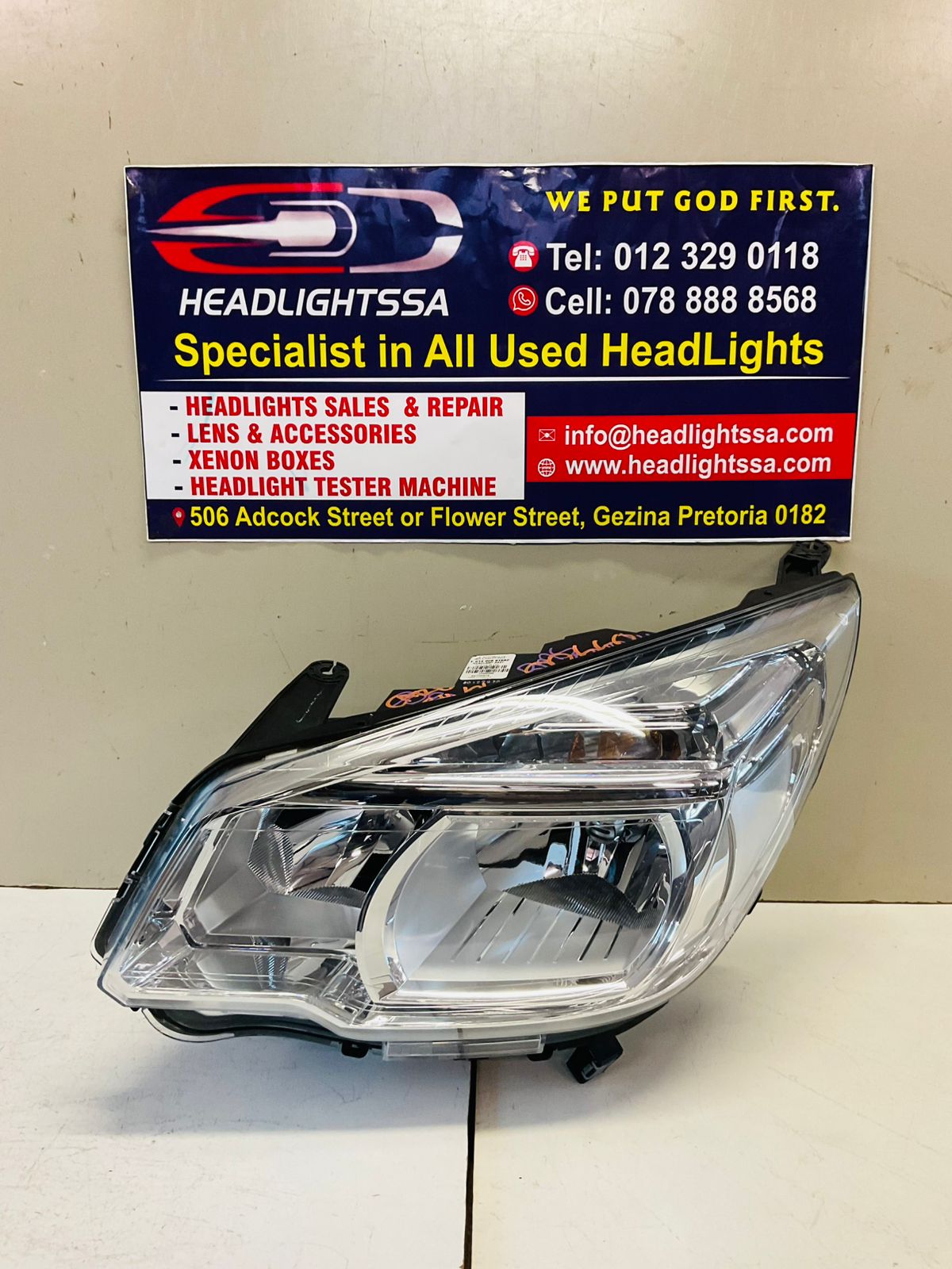 Chevrolet Trailblazer right side xenon headlight - Private Seller Chevrolet Trailblazer right side xenon headlight - Private Seller