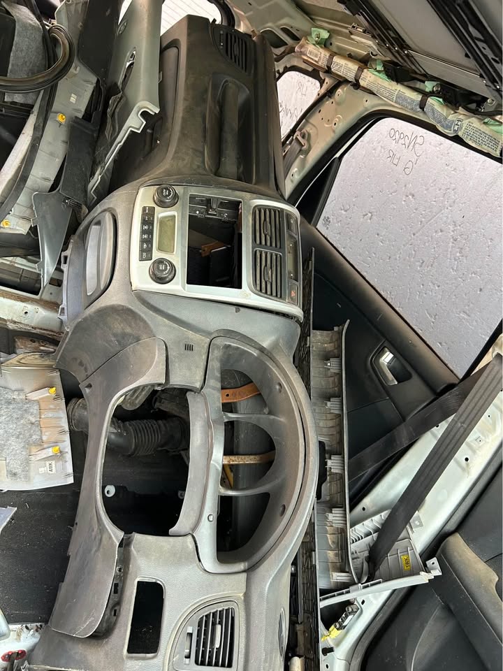 KIA Sportage Dashboard Available @Circle 7 Used Parts Call or WhatsApp - Private Seller
