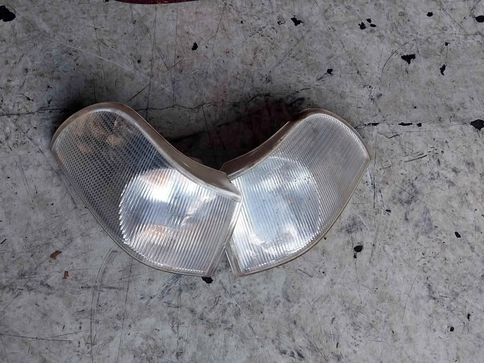 Volvo C70 2002 indicator lights for sale - Private Seller Volvo C70 2002 indicator lights for sale - Private Seller