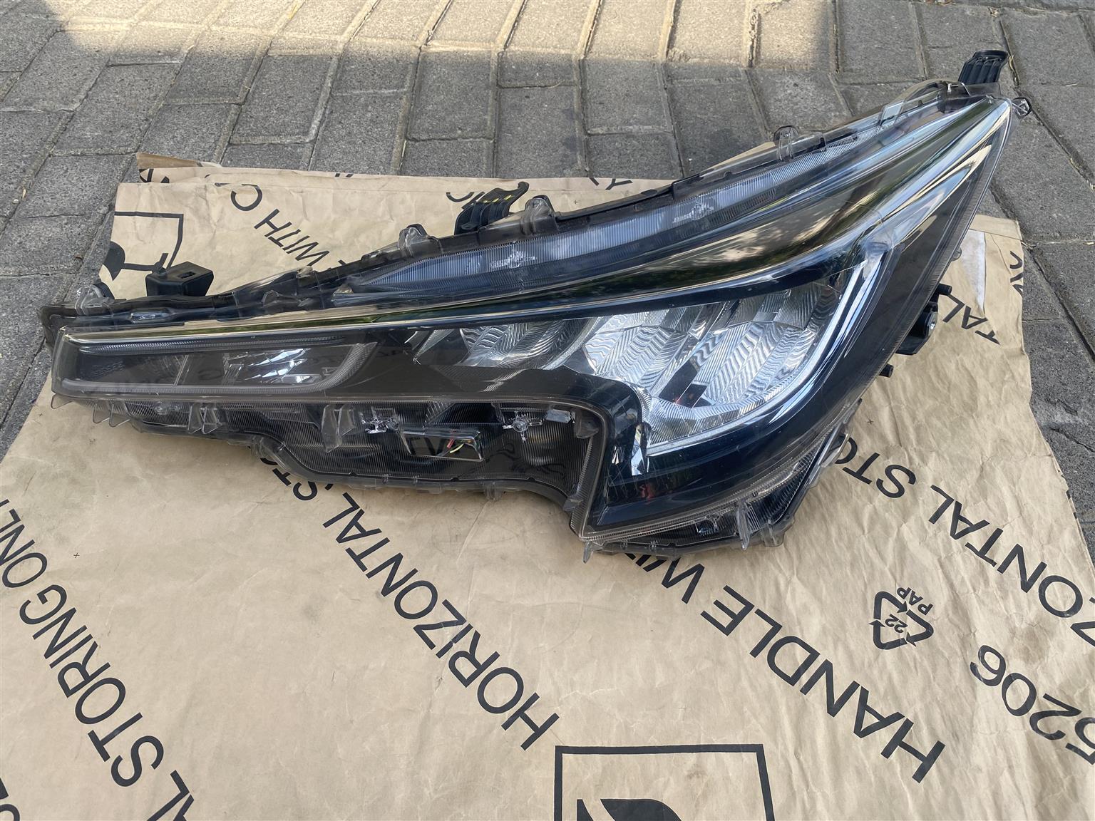 2022 TOYOTA COROLLA LED HEADLIGHT LEFT SIDE FOR SALE. IN PRISTINE CONDITION