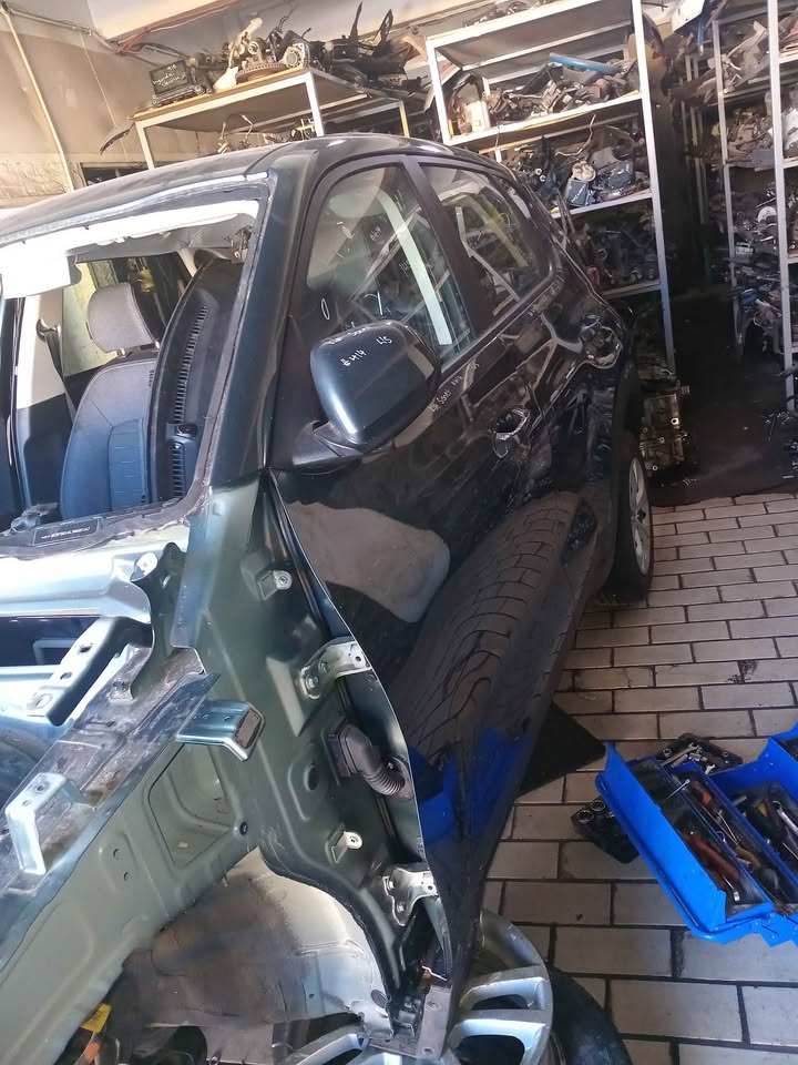 Kia Sonet new shape for stripping - Private Seller