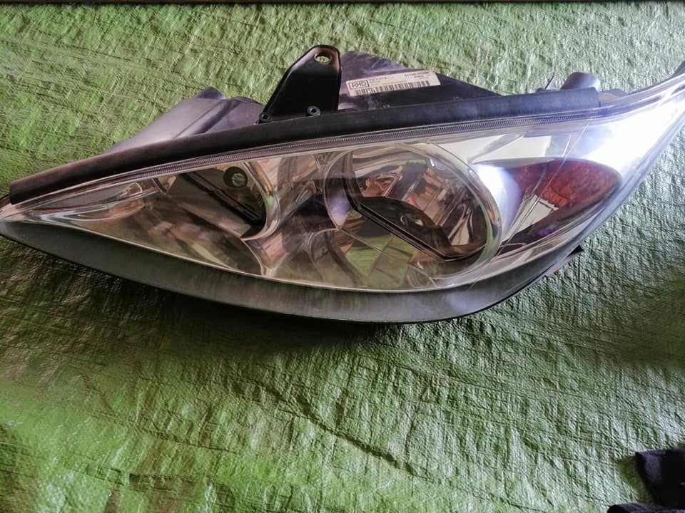 Toyota Camry New Shape Headlamps Original - Private Seller Toyota Camry New Shape Headlamps Original - Private Seller