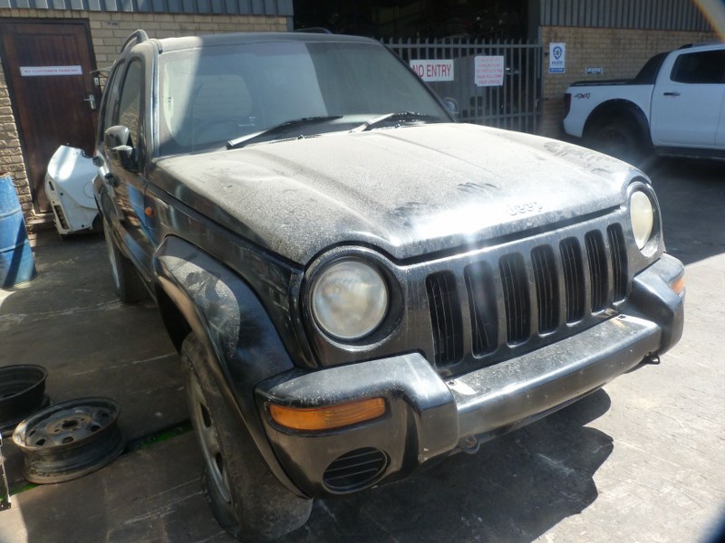 Jeep Cherokee 2.4 Manual Black - 2003 STRIPPING FOR SPARES - Private Seller